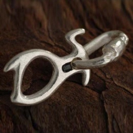 Kettenanhänger Pirana mit Karabiner